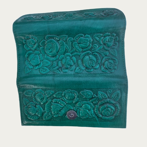 Vintage Handmade Vibrant Green Floral Embossed Wallet - Picture 5 of 15